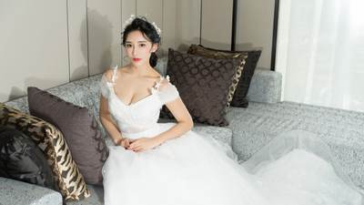 【永久免费不收费的下载百度在线直】百合花花蕊染色洗得掉吗